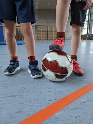 Spaß und Fairness im Fokus: "Kick fair" Projekt an der Christoph-von-Schmid-Schule